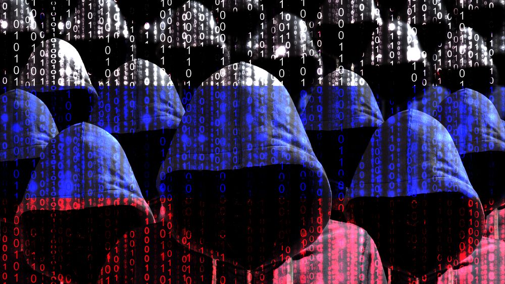 Bombové výhrůžky, dezinformace, kyberútoky. Nová válka o Ukrajinu už začala